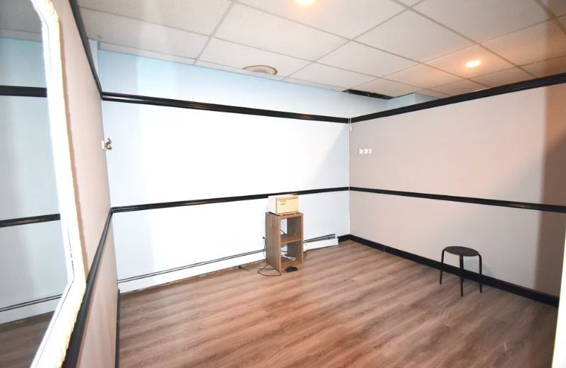 More Photos Of 89 E Shore Rd, Manhasset Storefront Retail Residential For Lease