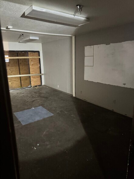 More Photos Of 17537 Montezuma St, Adelanto Lodge Meeting Hall For Sale