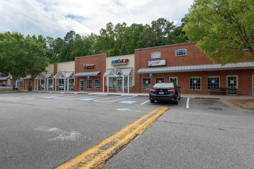 More Photos Of 11877 Douglas Rd, Alpharetta Unknown For Lease