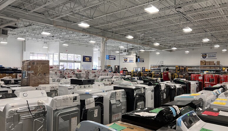 More Photos Of 4640 S Pulaski Rd, Chicago Freestanding For Lease