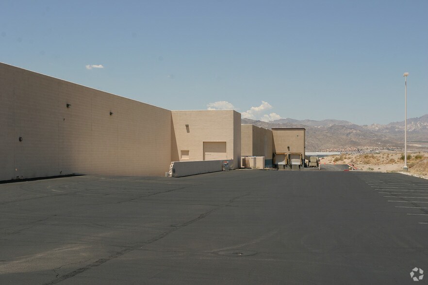 More Photos Of 2350 Miracle Mile, Bullhead City Unknown For Lease