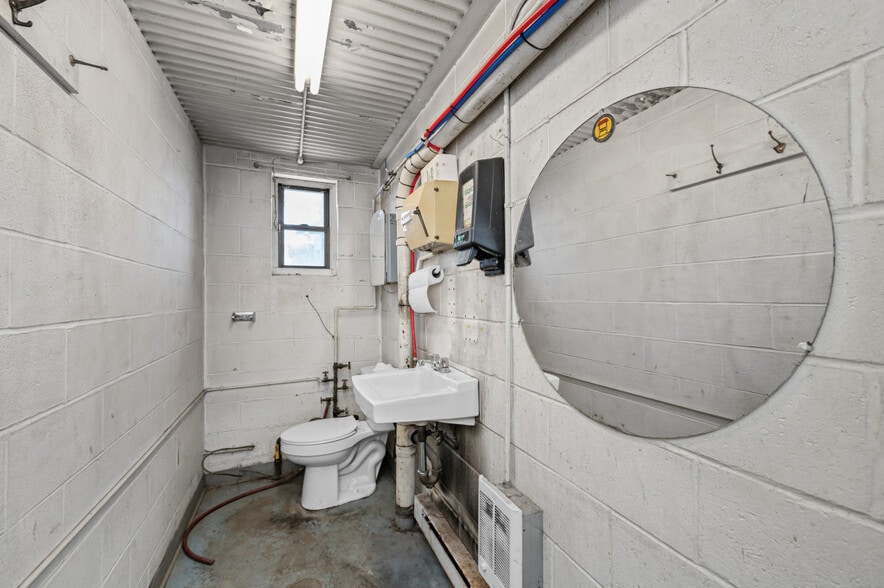 More Photos Of 11 Marlboro St, Malden Warehouse For Lease