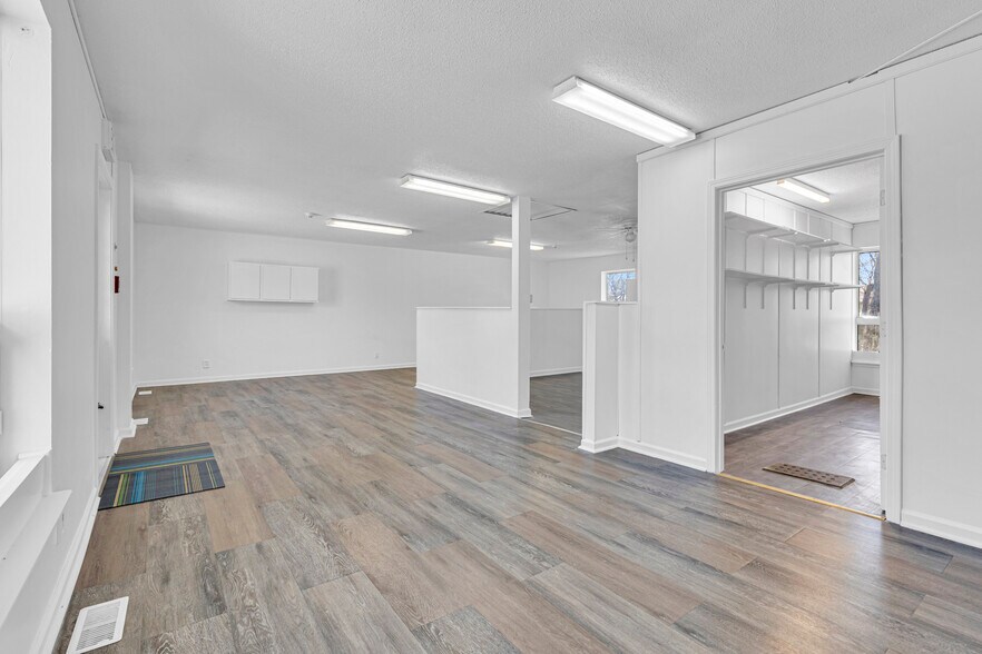 More Photos Of 205 Southbrook Pky, Kearney Daycare Center For Sale
