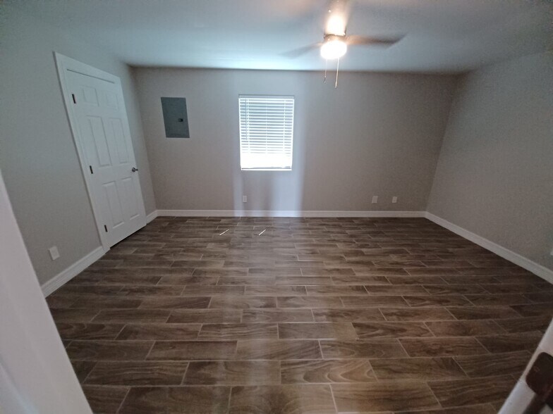 More Photos Of 8205 N La Homa Rd, Mission Apartments For Sale