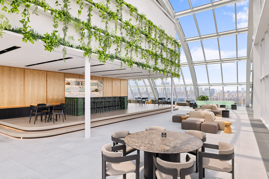 More Photos Of 300 Kent Ave, Brooklyn Office For Lease