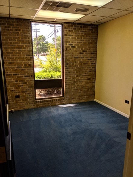 More Photos Of 111 W Pine St, Graham Office For Lease