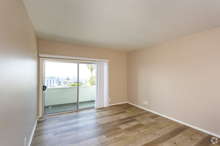 More Photos Of 1214 N Clark St, West Hollywood Apartments For Sale