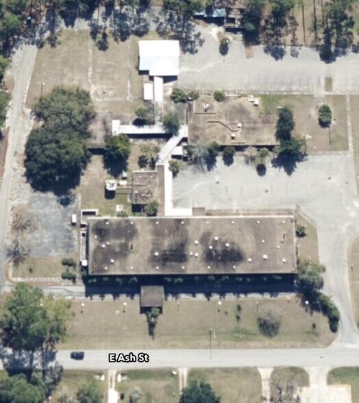 More Photos Of 407 E Ash St, Perry Medical For Sale