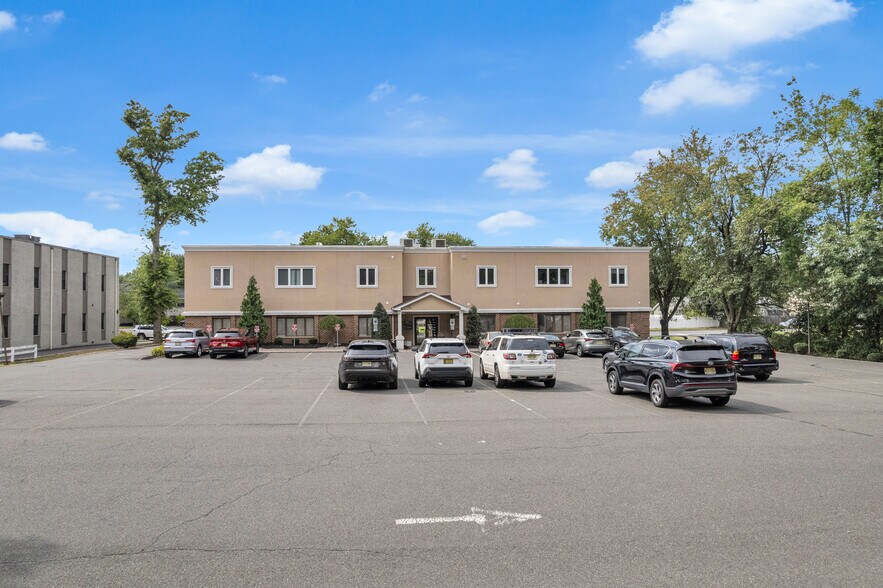More Photos Of 727 Raritan Rd, Clark Office For Sale