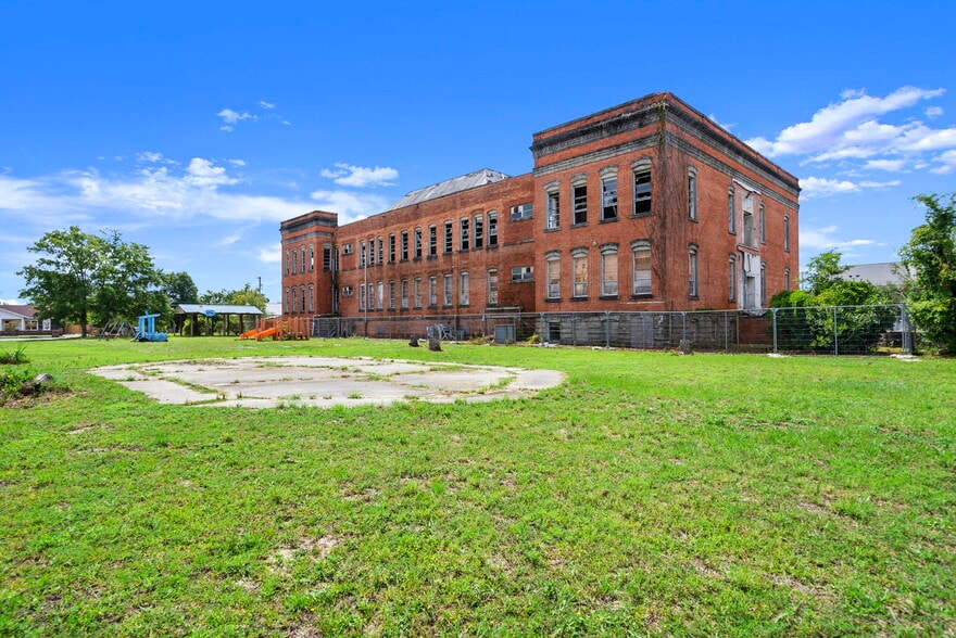 More Photos Of 101 E 7th St, Panama City Schools For Sale