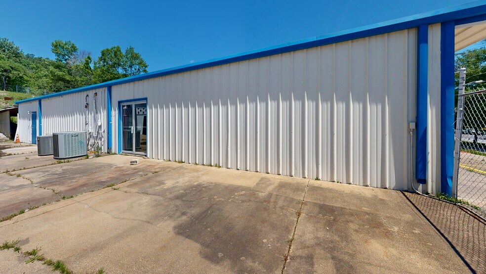 More Photos Of 1005 E Grand Ave, Hot Springs Unknown For Lease