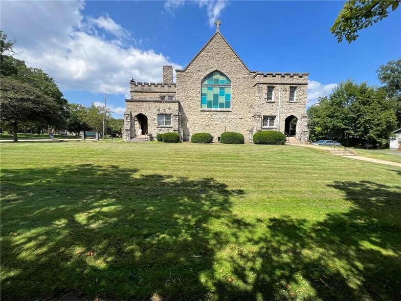 More Photos Of 1205 Elm St, Youngstown Religious Facility For Sale