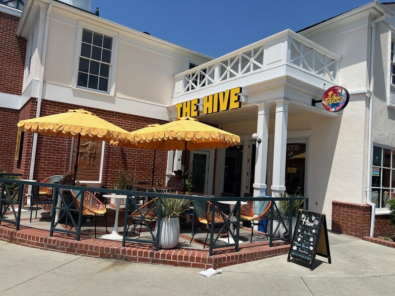 More Photos Of 11705-11711 National Blvd, Los Angeles Storefront Retail Office For Sale