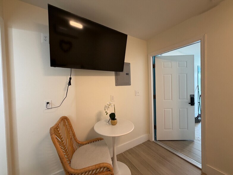 More Photos Of 2502 Tamarind Dr, Hutchinson Island Hotel For Sale