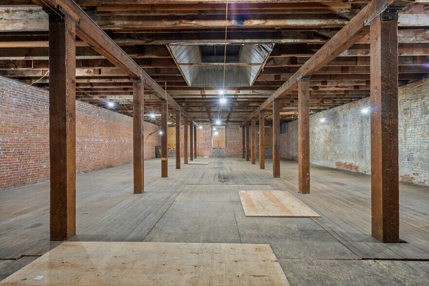More Photos Of 217 State St, Salem Storefront Retail Office For Sale