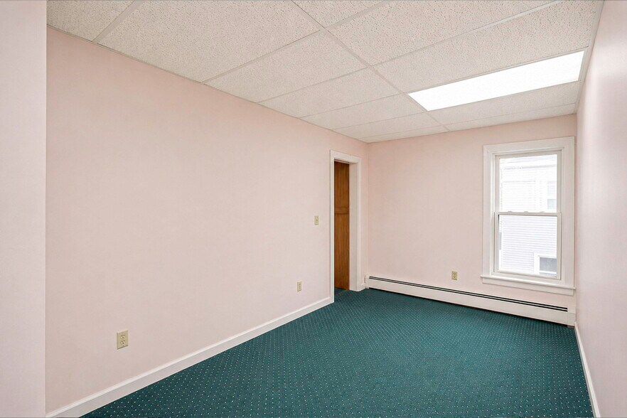 More Photos Of 147 N Ocean Ave, Patchogue Office For Sale