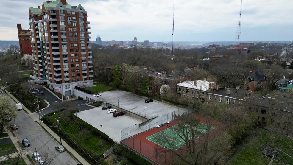 More Photos Of 2150 Alpine Pl, Cincinnati Office Residential For Lease