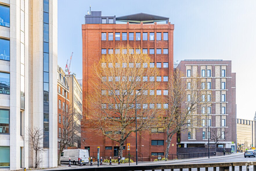 More Photos Of 7 Harp Ln, London Office For Lease