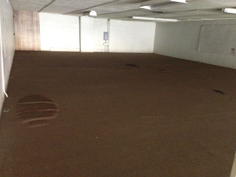 More Photos Of 12775 Avenue 416, Orosi Storefront For Lease