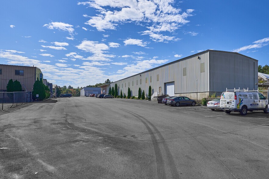 More Photos Of 896 Boston Post Rd, Marlborough Warehouse For Sale