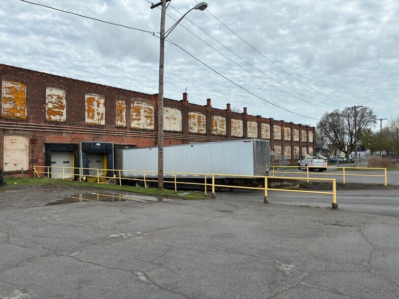 More Photos Of 2 Potomac St, Rochester Warehouse For Sale