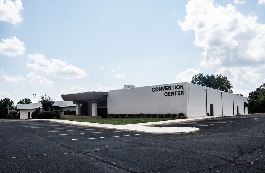 Primary Photo Of 2703 Ramada Rd, Burlington General Retail For Lease