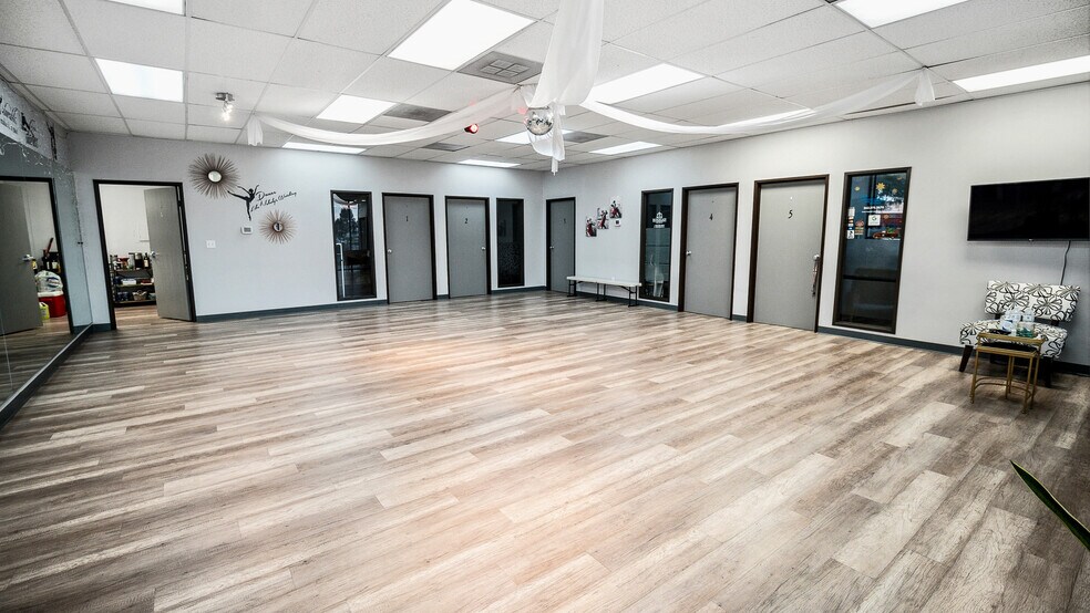 More Photos Of 18331 Gridley Rd, Cerritos Medical For Lease