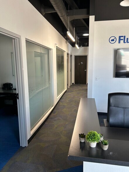 More Photos Of 1028 Park Ave W, Denver Office For Sale
