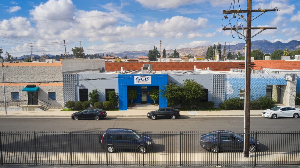 More Photos Of 9171 Gazette Ave, Chatsworth Manufacturing For Sale