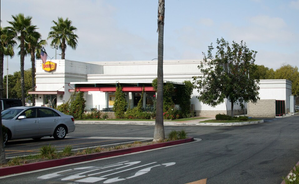 More Photos Of 2900 N Bellflower Blvd, Long Beach Unknown For Lease