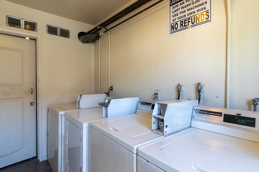 More Photos Of 820 W 95th St, Los Angeles Apartments For Sale