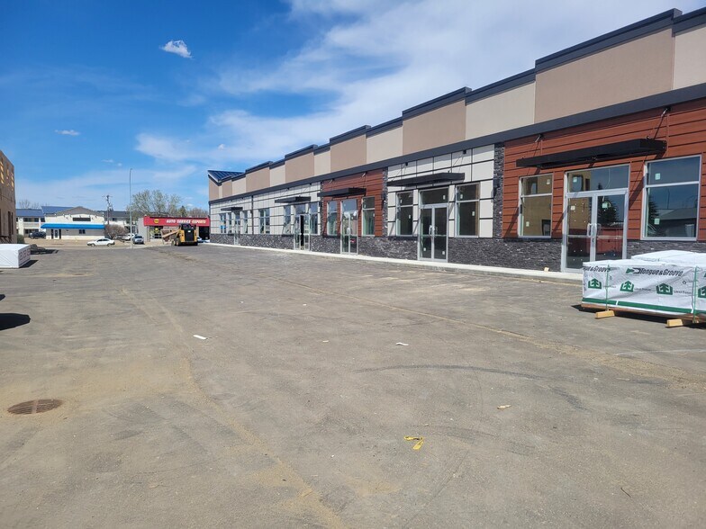 More Photos Of 6217 48A Av, Camrose Storefront Retail Office For Lease