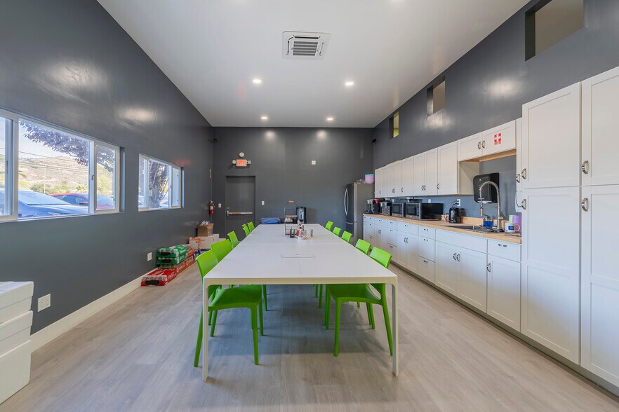 More Photos Of 2075 N Twin Oaks Valley Rd, San Marcos Garden Center For Lease