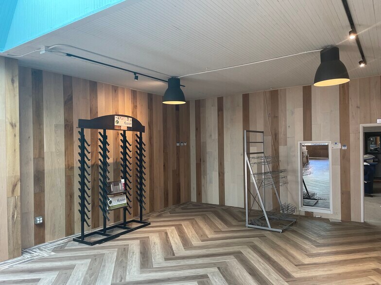 More Photos Of 14 E Lake Ave, Watsonville Storefront For Sale