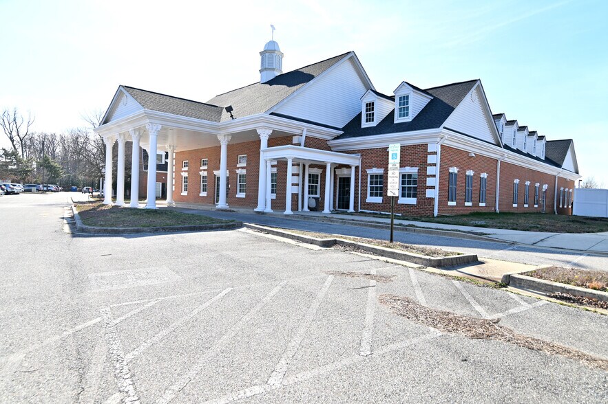 More Photos Of 11360 Pembrooke Sq, Waldorf Medical For Lease