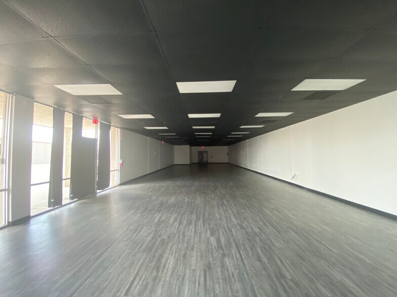 More Photos Of 2031 Andrews Hwy, Odessa General Retail For Lease