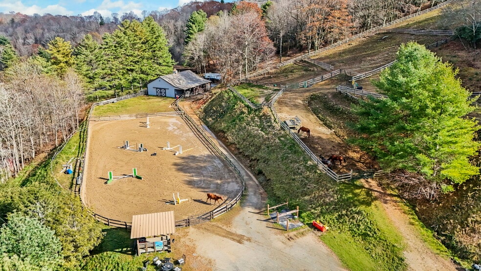 More Photos Of 223 Pine Hill Rd, Boone Horse Stables For Sale