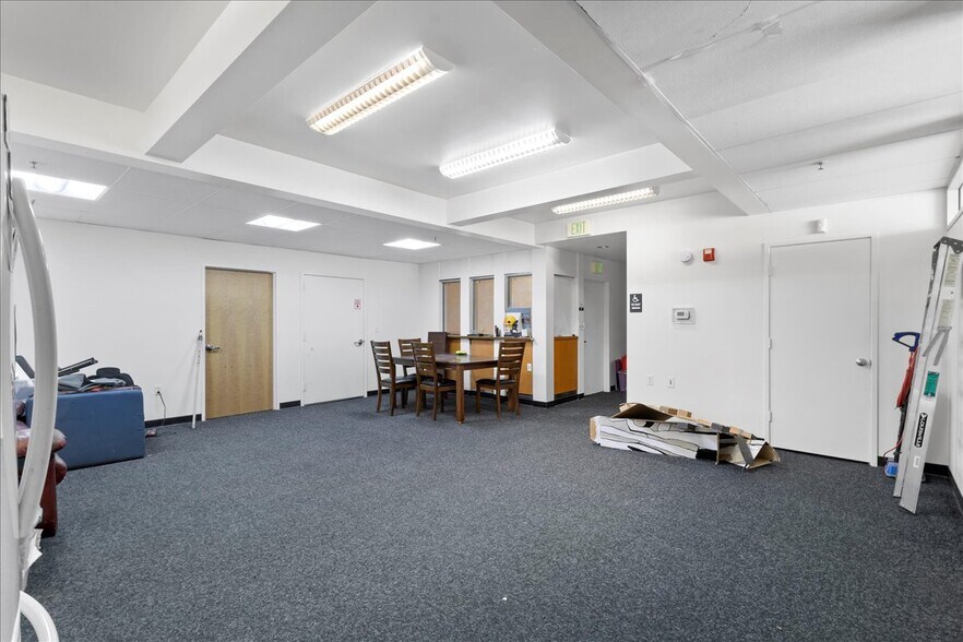 More Photos Of 482 W MacArthur Blvd, Oakland Medical For Sale