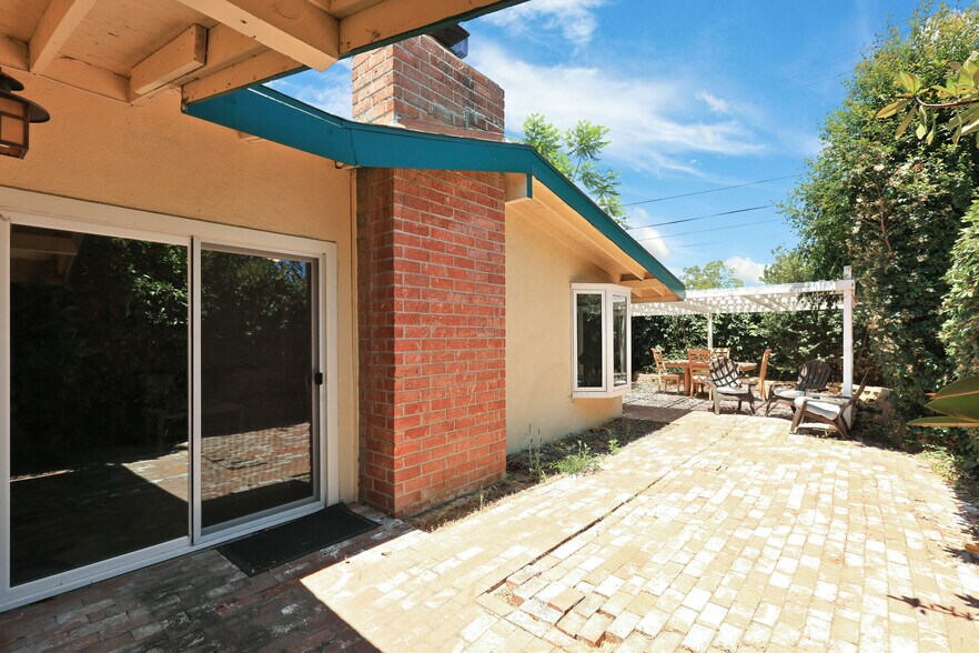 More Photos Of 1139 W Sycamore Ave, Orange Multifamily For Sale