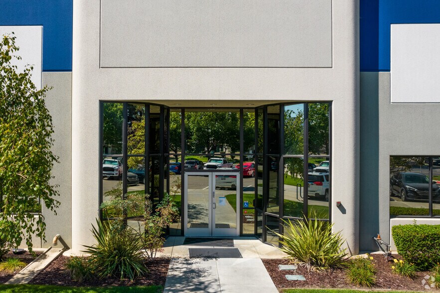 More Photos Of 6465 National Dr, Livermore Research And Development For Lease