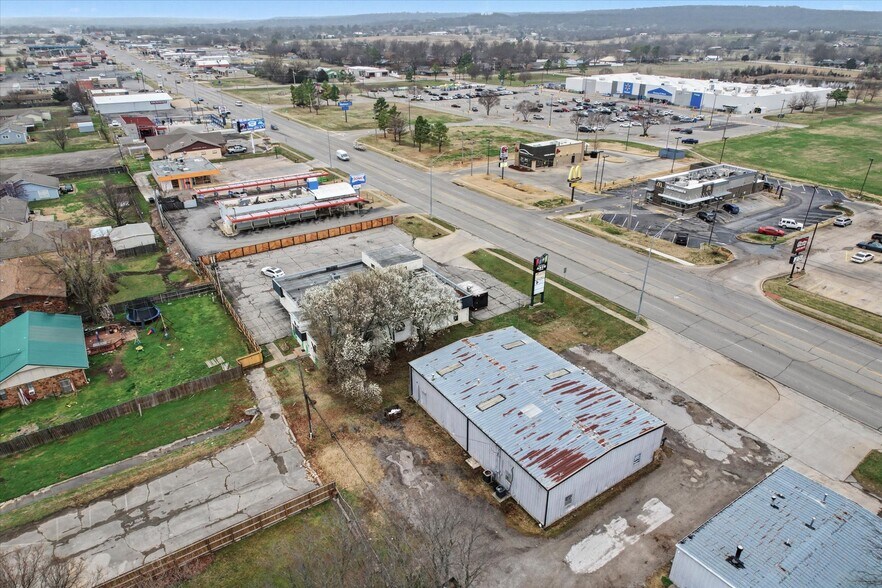 More Photos Of 603 W Rogers Blvd, Skiatook Freestanding For Sale