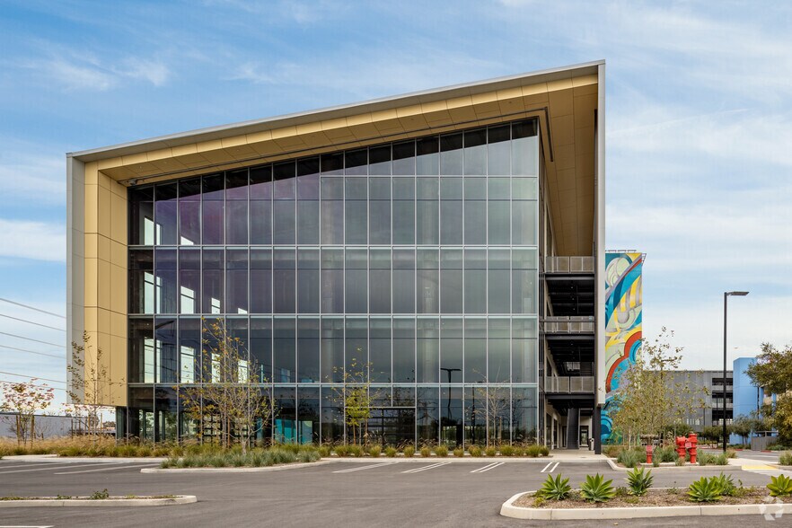 More Photos Of 1730 Flight Way, Tustin Unknown For Lease