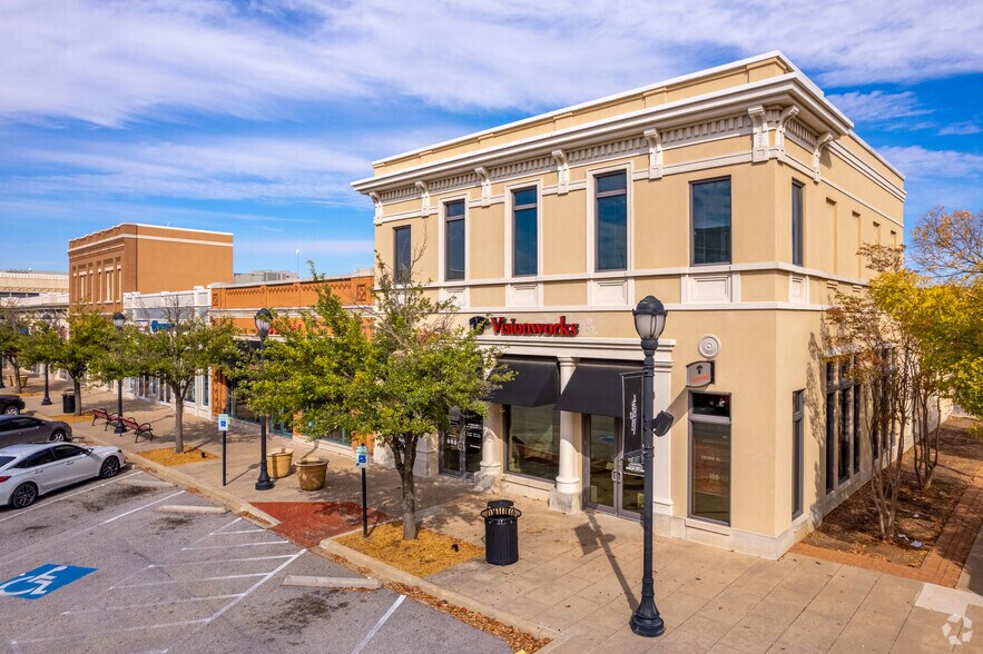 More Photos Of 245 Cedar Sage Dr, Garland Unknown For Lease