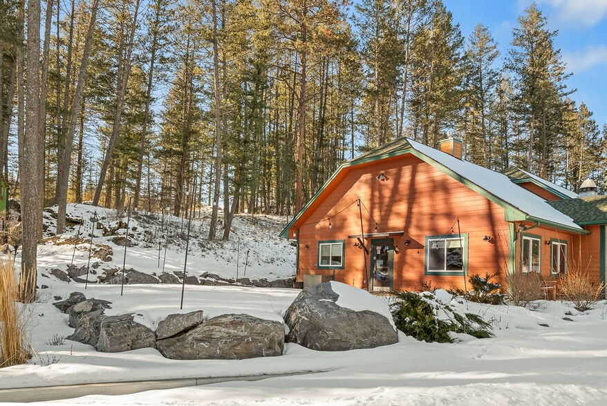 More Photos Of 7951 Hwy 35, Bigfork Restaurant For Lease