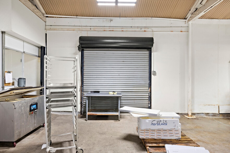 More Photos Of 410-414 Towne Ave, Los Angeles Warehouse For Sale