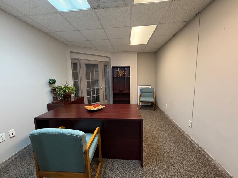 More Photos Of 1361 Royal Palm Square Blvd, Fort Myers Office For Lease
