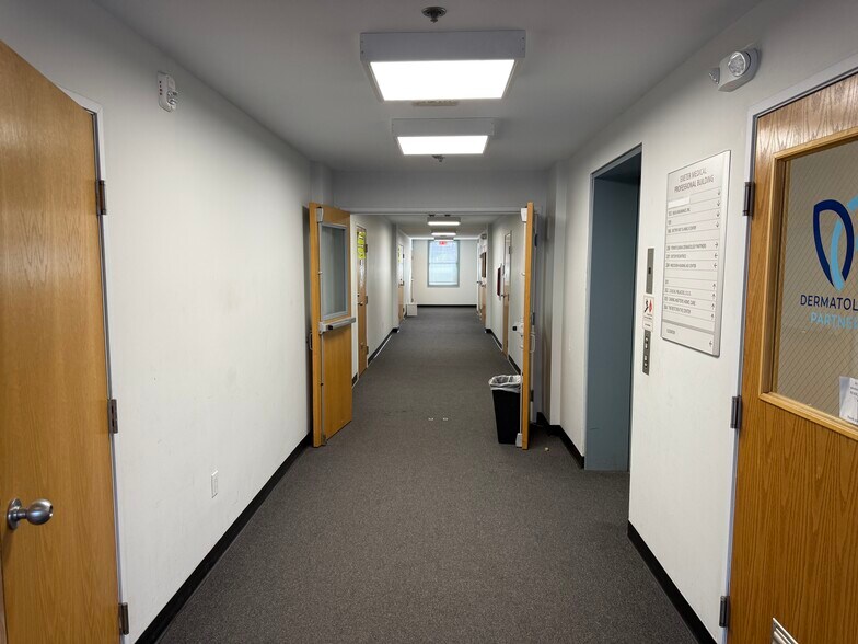 More Photos Of 6 Hearthstone Ct, Reading Medical For Lease