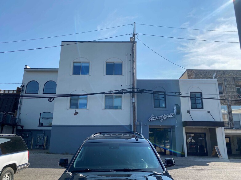 More Photos Of 117 N Mitchell St, Cadillac Medical For Sale