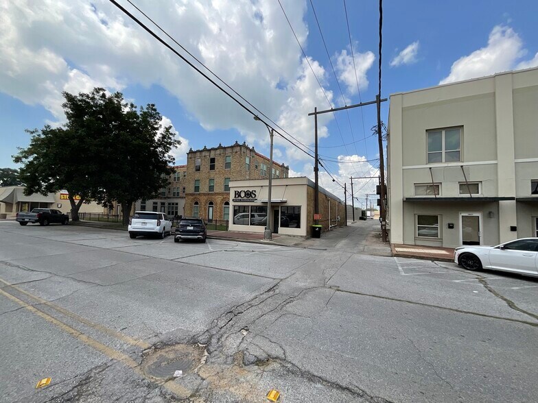 More Photos Of 1619 6th St, Bay City Office For Sale