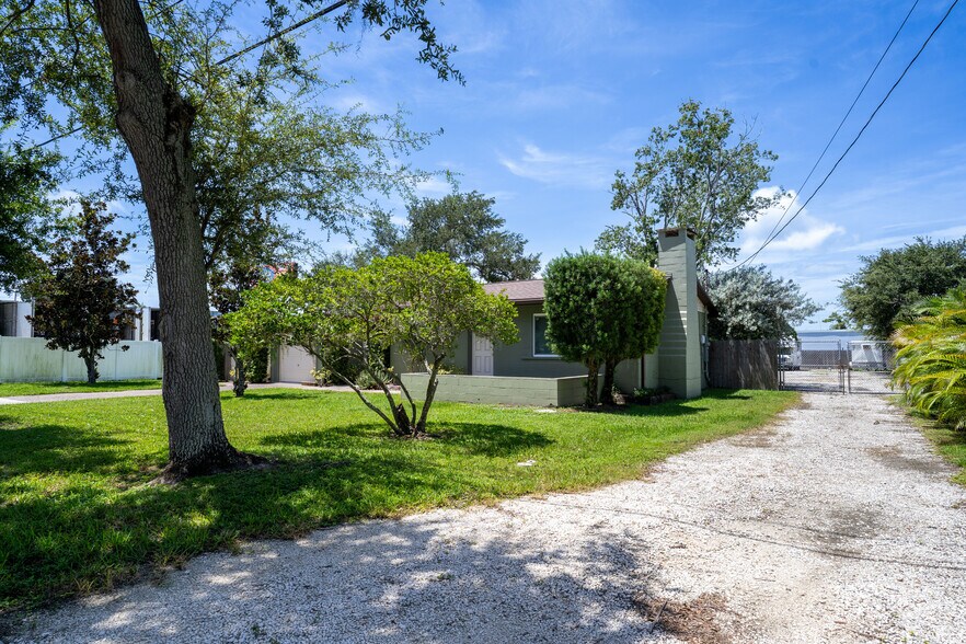 More Photos Of 883 Southwind Ln, Largo Industrial For Sale